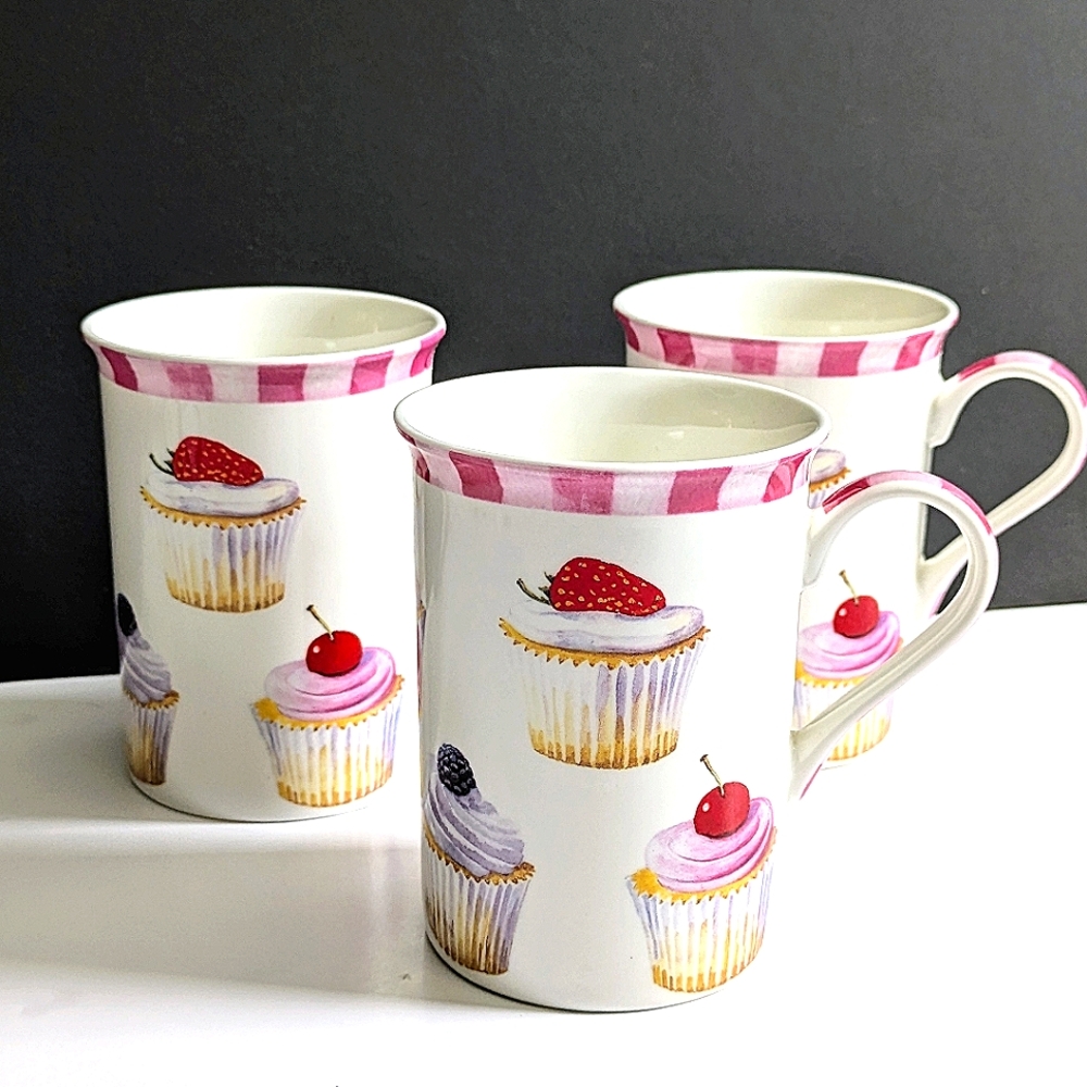 Cupcakes Coffee Mugs Set Of 3 Bone China Nuova R2S